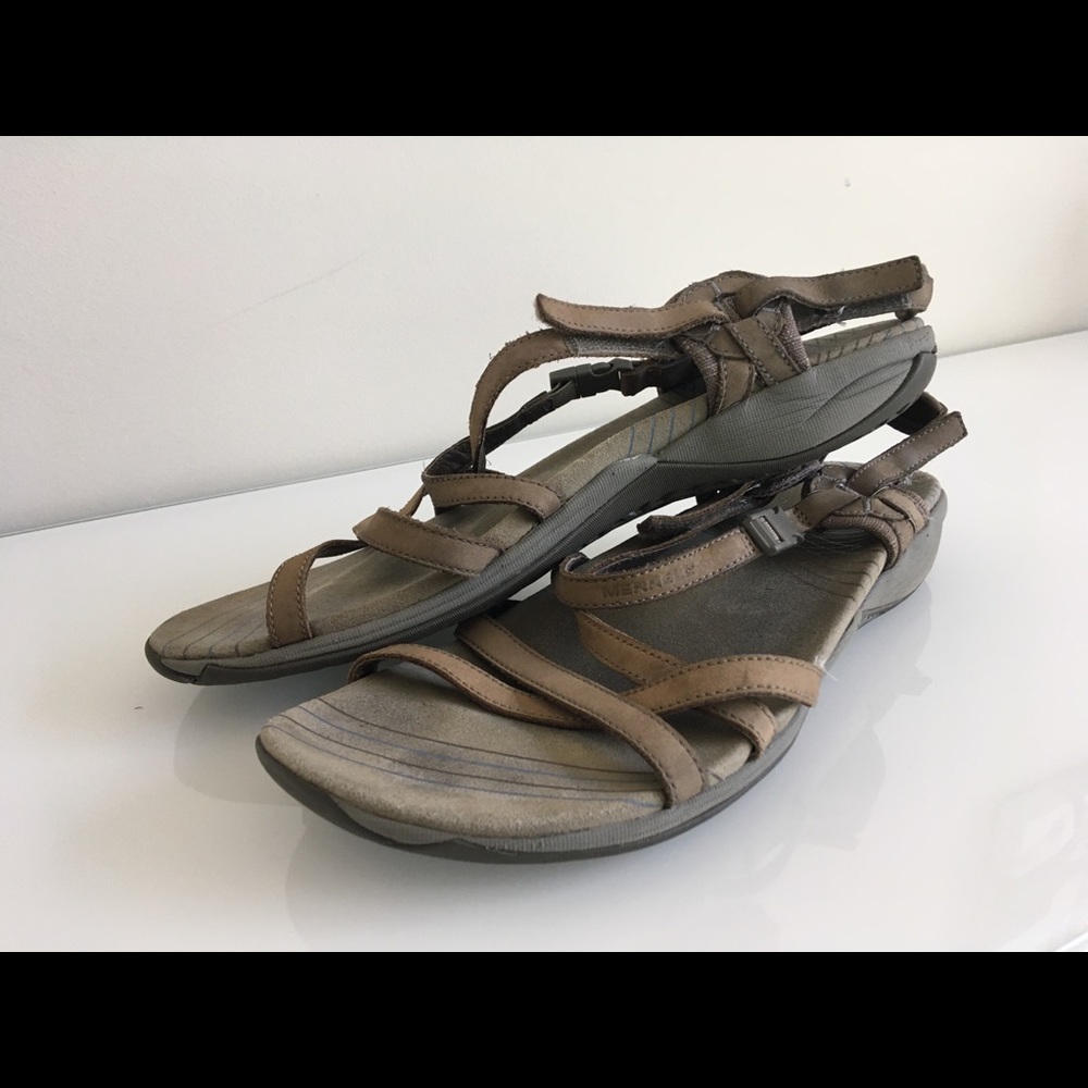 Merrell tan leather sandals 11
